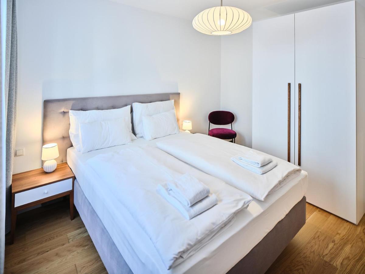 Myfavorit Apartments - Spacious Apartments Next To Puplic Transport U1 Direct Connection To Citycenter فيينا المظهر الخارجي الصورة
