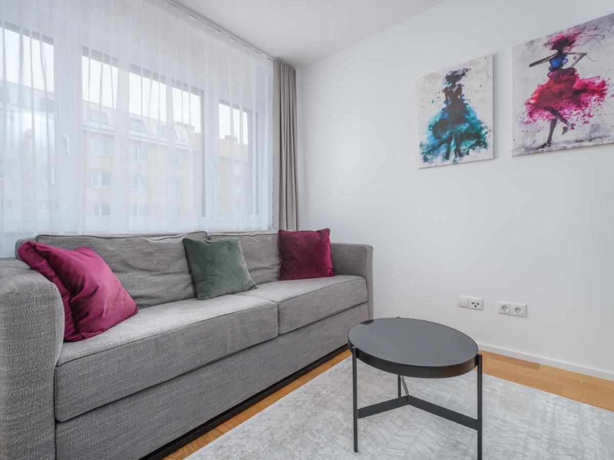 Myfavorit Apartments - Spacious Apartments Next To Puplic Transport U1 Direct Connection To Citycenter فيينا المظهر الخارجي الصورة