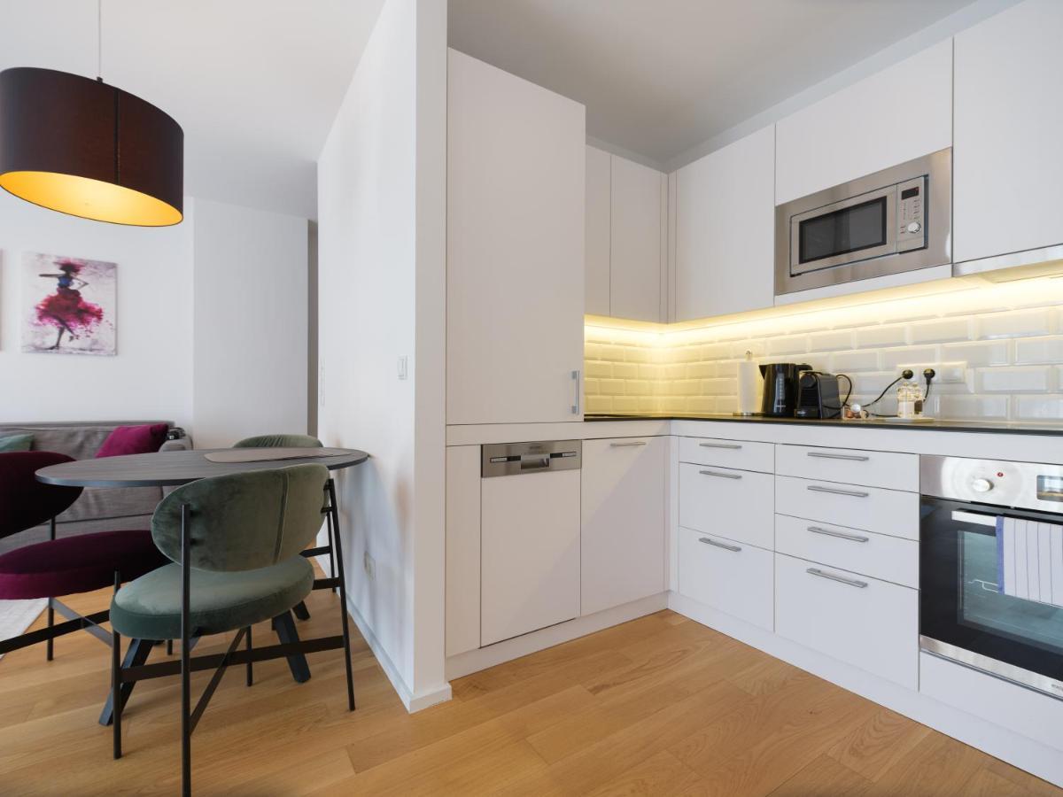 Myfavorit Apartments - Spacious Apartments Next To Puplic Transport U1 Direct Connection To Citycenter فيينا المظهر الخارجي الصورة