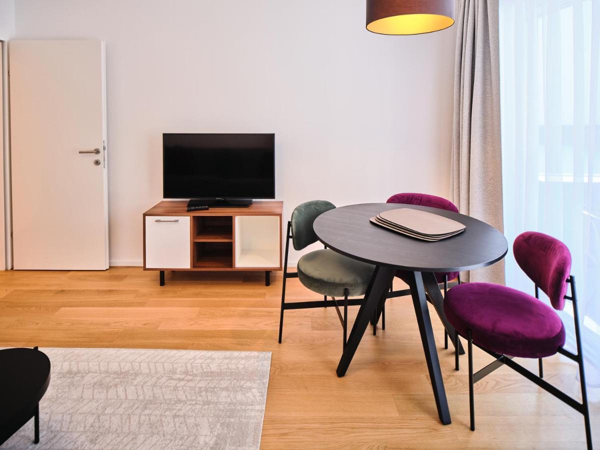 Myfavorit Apartments - Spacious Apartments Next To Puplic Transport U1 Direct Connection To Citycenter فيينا المظهر الخارجي الصورة